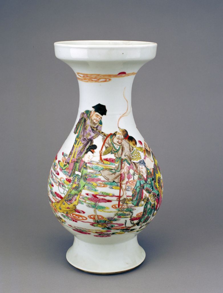 粉彩八仙人物纹洗口尊全形之三